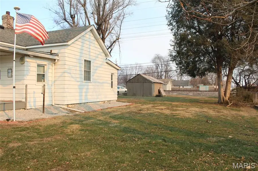 114 N Delmar Avenue, Hartford, IL 62048 - #2