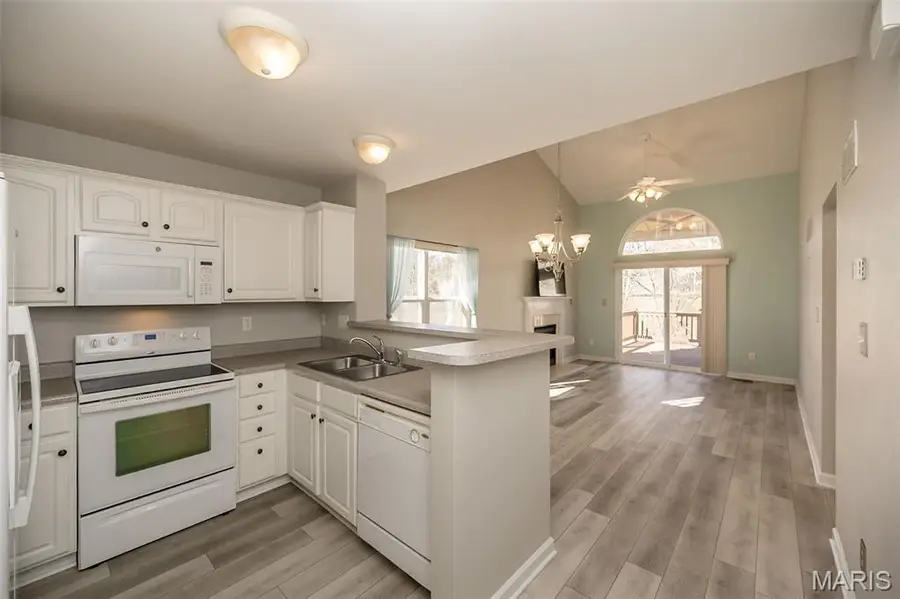 6827 Eagles Landing Court, Pacific, MO 63069 - #3