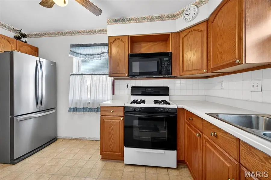 4509 Holly Hills Avenue, Saint Louis, MO 63116 - #2