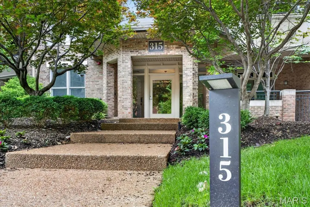 315 N Meramec Avenue #30, Saint Louis, MO 63105 - #1
