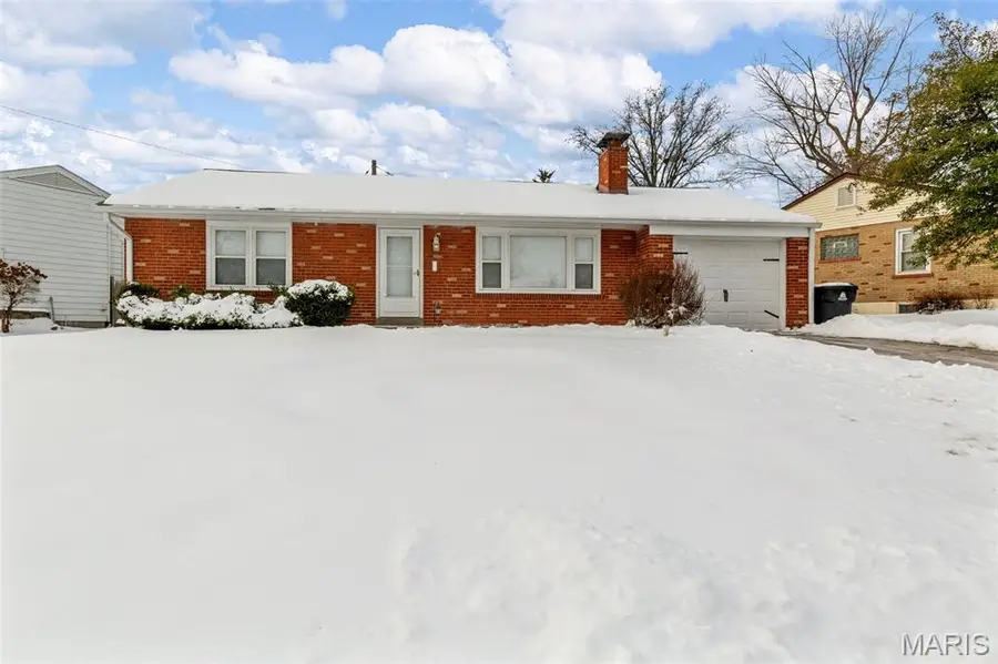 5 Santa Cruz Drive, Florissant, MO 63031 - Image #2