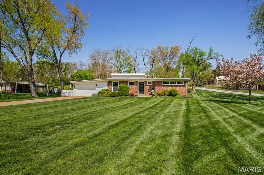 4901 Saint Gemme Lane, Saint Louis, MO 63128 - #2