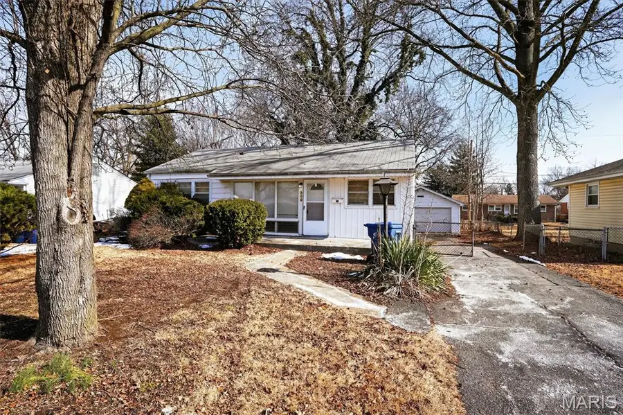 860 Saint Brendan Lane, Florissant, MO 63031 - #3