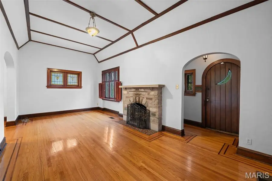 3927 Childress Avenue, Saint Louis, MO 63109 - #3