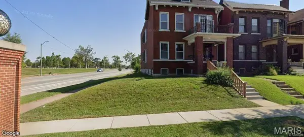 4582 Clarence Avenue, St Louis, MO 63115