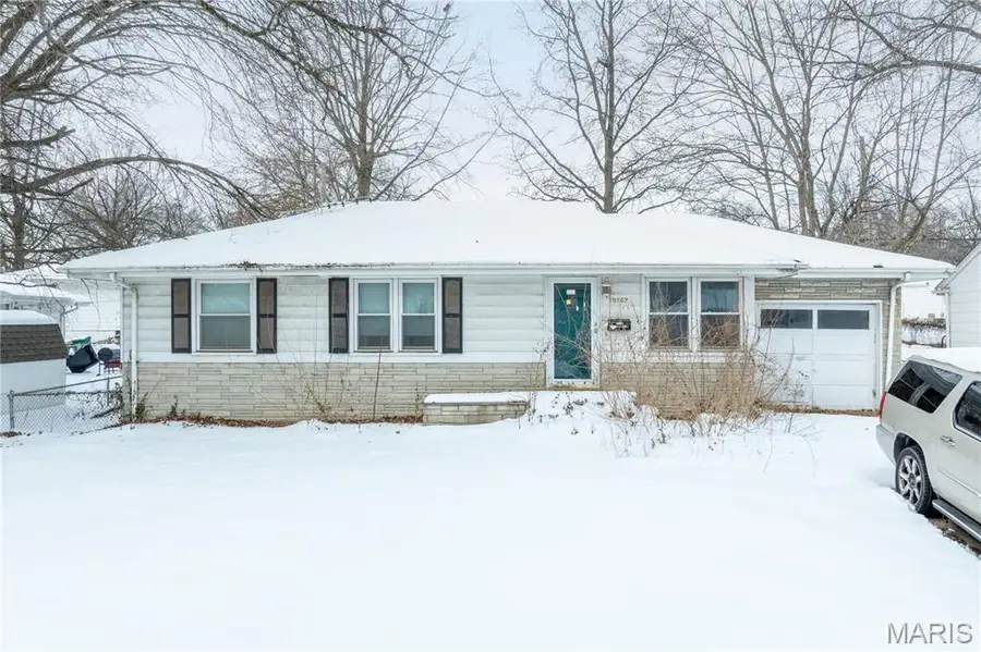 10107 Ashbrook Drive, Bellefontaine Neighbors, MO 63137 - #3