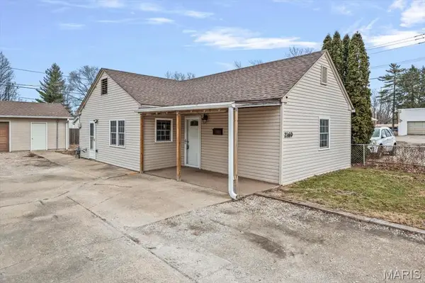 2169 North Grand Avenue, Grandview, IL 62702