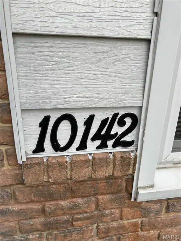 10142 Newbold Drive, Bellefontaine Neighbors, MO 63137 - Image #2