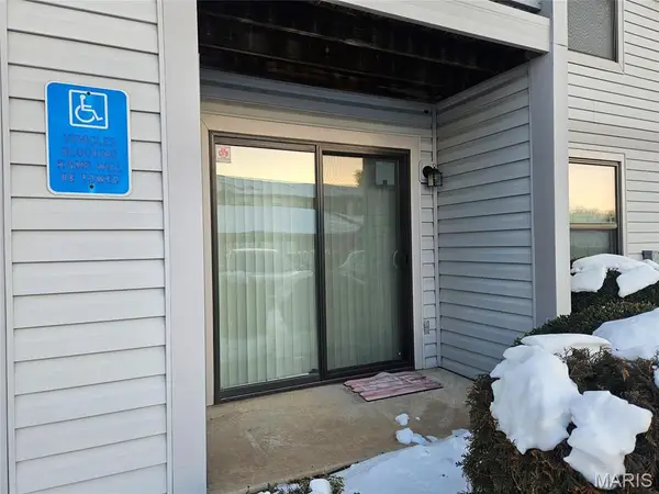 1625 Summergate Parkway #G, St Peters, MO 63303