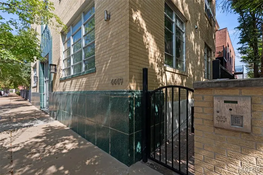 4449 Olive Street #103, Saint Louis, MO 63108 - #2