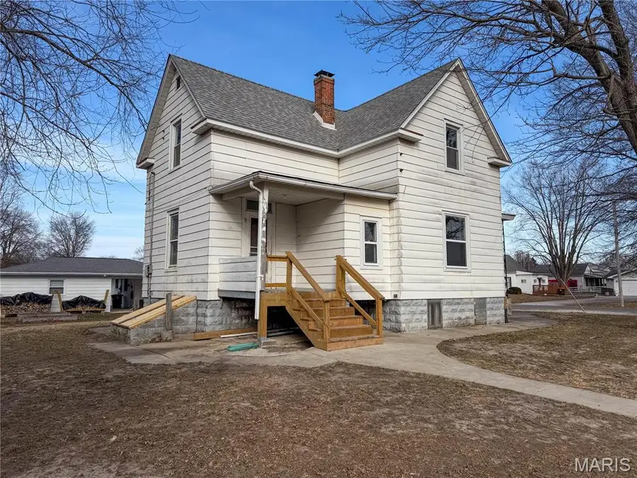 519 N Maple Street, Staunton, IL 62088 - #2