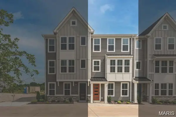 8928 Gateway Circle, Richmond Heights, MO 63144