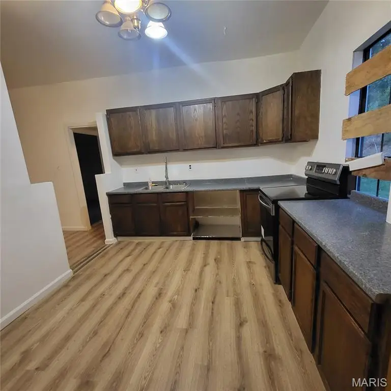 945 Cedar Street, Poplar Bluff, MO 63901 - Image #3