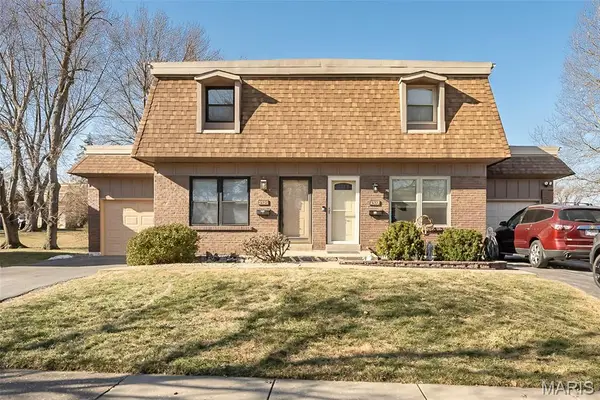 2325 Charlemagne Drive, Maryland Heights, MO 63043
