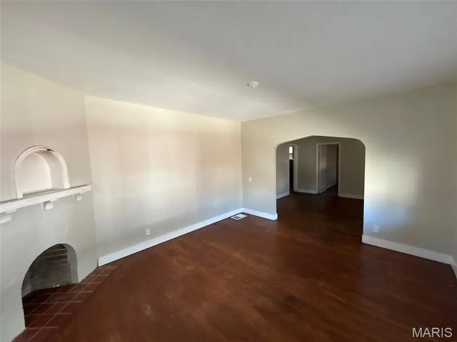 6514 Glenmore Avenue, Saint Louis, MO 63121 - Image #2