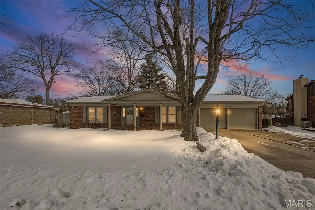 2339 Chadwick Drive, Alton, IL 62002 - Image #1