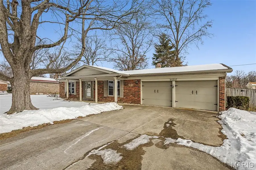 2339 Chadwick Drive, Alton, IL 62002 - Image #2
