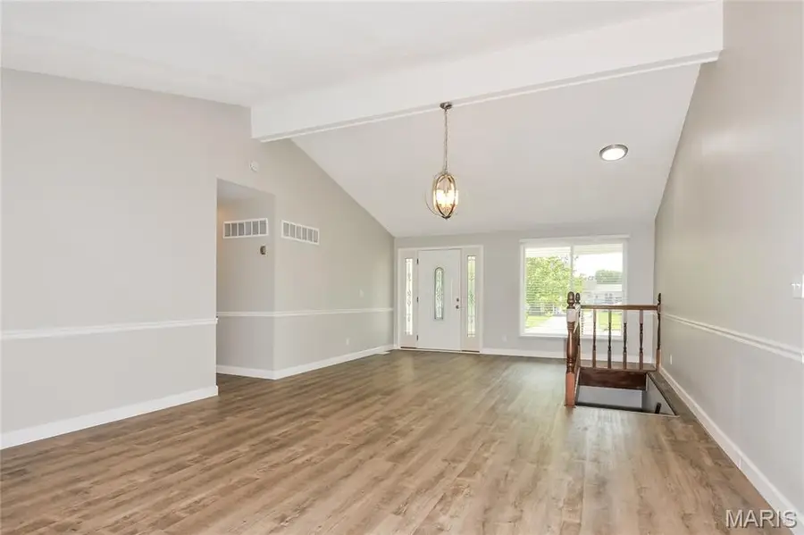 998 Tree Trails Lane, Fenton, MO 63026 - Image #3