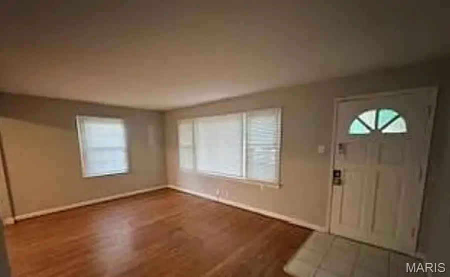 10130 Newbold Drive, Bellefontaine Neighbors, MO 63137 - Image #2