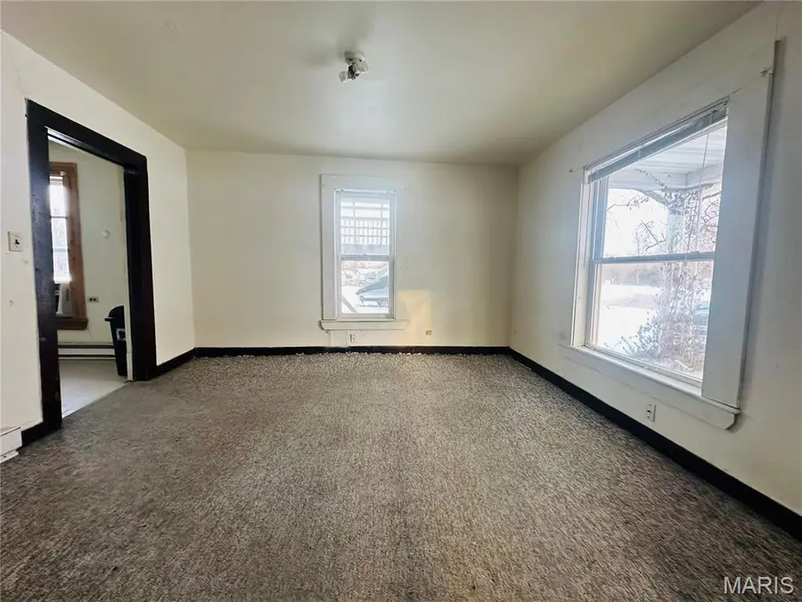 431 W Eldon Street, Saint James, MO 65559 - Image #2