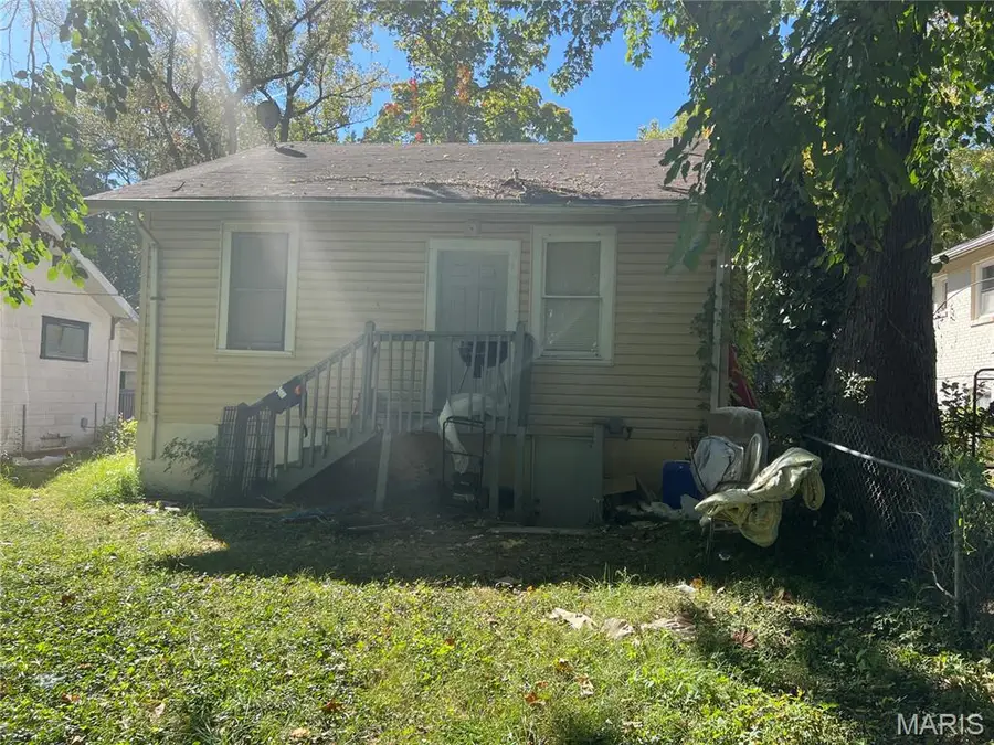 8015 Allen Avenue, Saint Louis, MO 63114 - #2