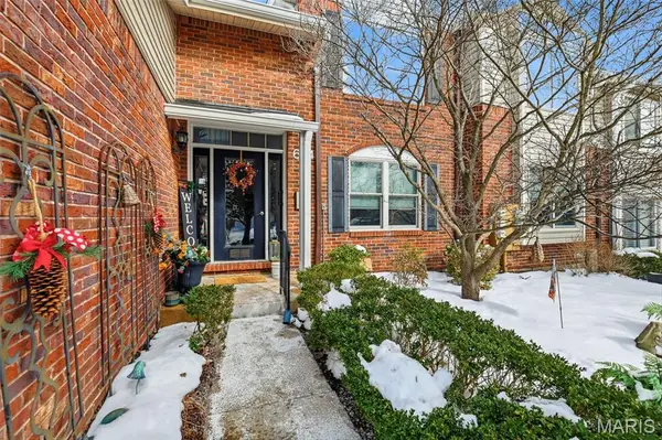 604 Pine Ridge Trails Court #202, Ballwin, MO 63021