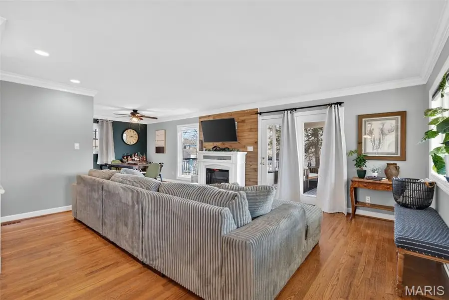 913 Crestland Drive, Ballwin, MO 63011 - Image #3