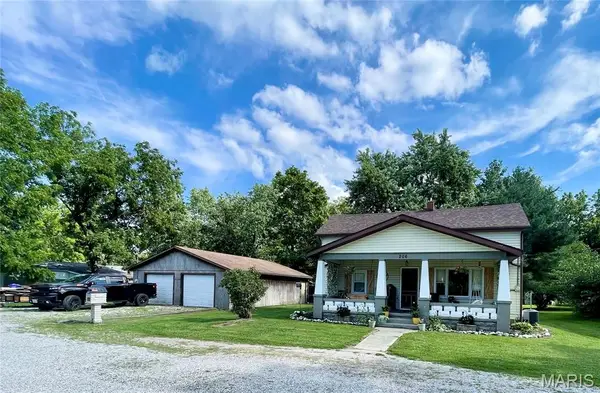 206 W Illinois Street, Sorento, IL 62086