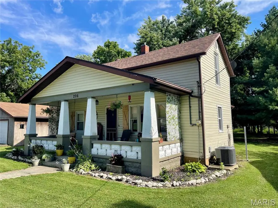 206 W Illinois Street, Sorento, IL 62086 - #3