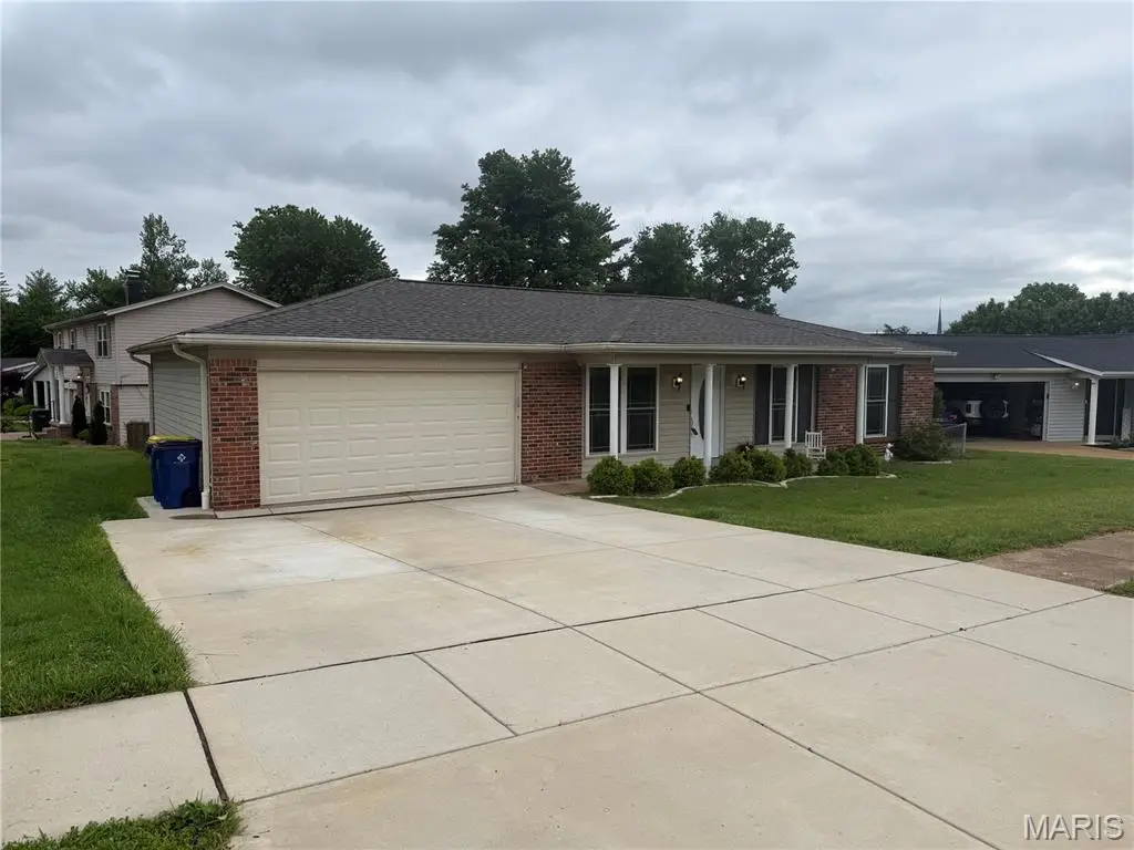 6540 Towne Woods Drive, Oakville, MO 63129 - #1
