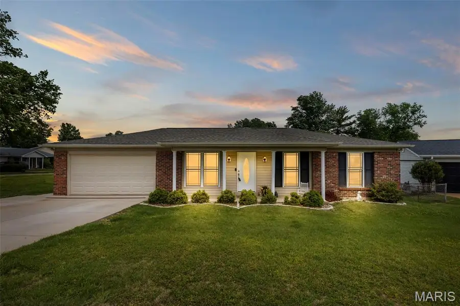 6540 Towne Woods Drive, Oakville, MO 63129 - #3