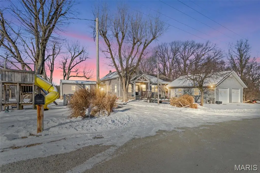 1272 NE 700 Avenue, Roodhouse, IL 62082 - #1