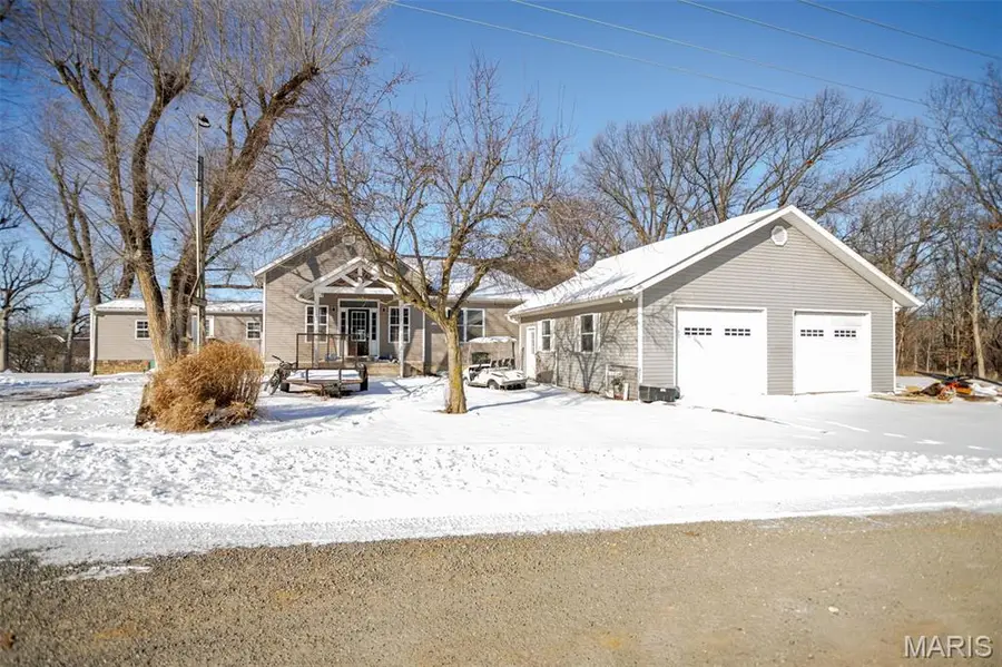 1272 NE 700 Avenue, Roodhouse, IL 62082 - #3