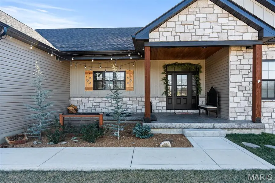 136 Valley Brook Court, Washington, MO 63090 - Image #2