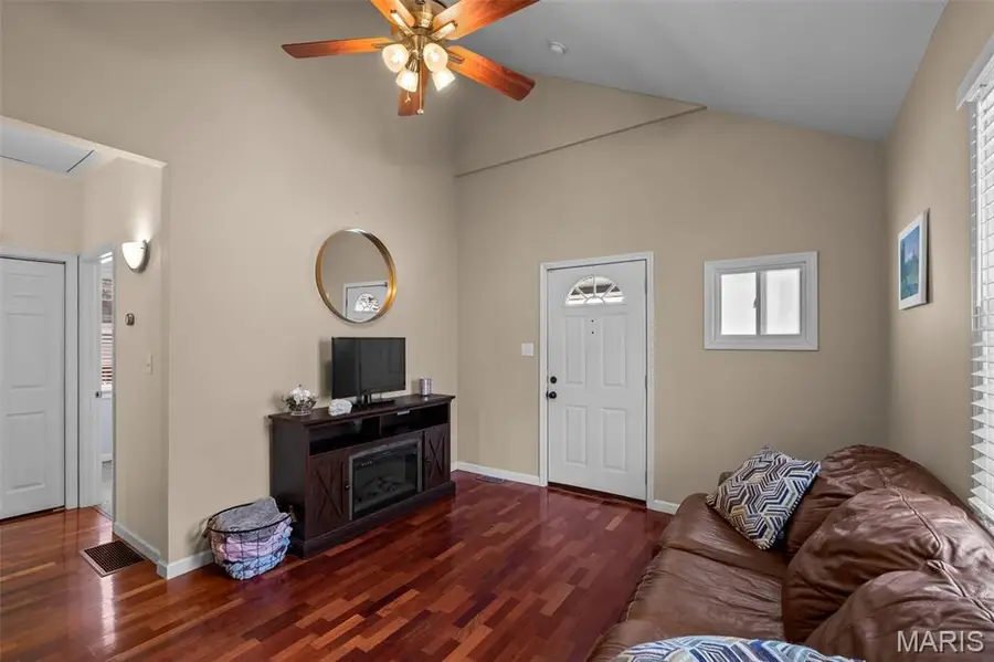 7615 Folk Avenue, Saint Louis, MO 63143 - #3