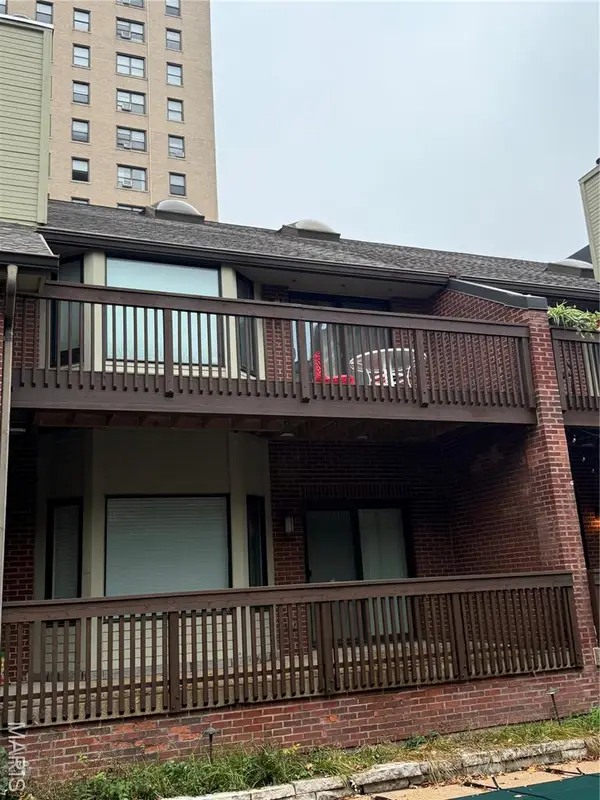 4465 W Pine Boulevard #18, St Louis, MO 63108