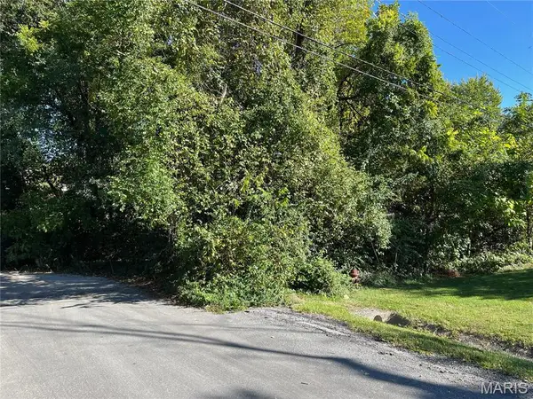 14 Michael Court, Bethalto, IL 62010