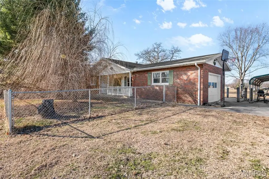 607 S Main Street, Sorento, IL 62086 - #3