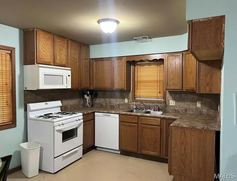 197 Old Springfield Road, Bourbon, MO 65441 - #2