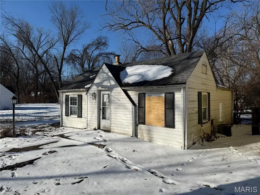 3669 Isolda Avenue, Saint Ann, MO 63074 - #3