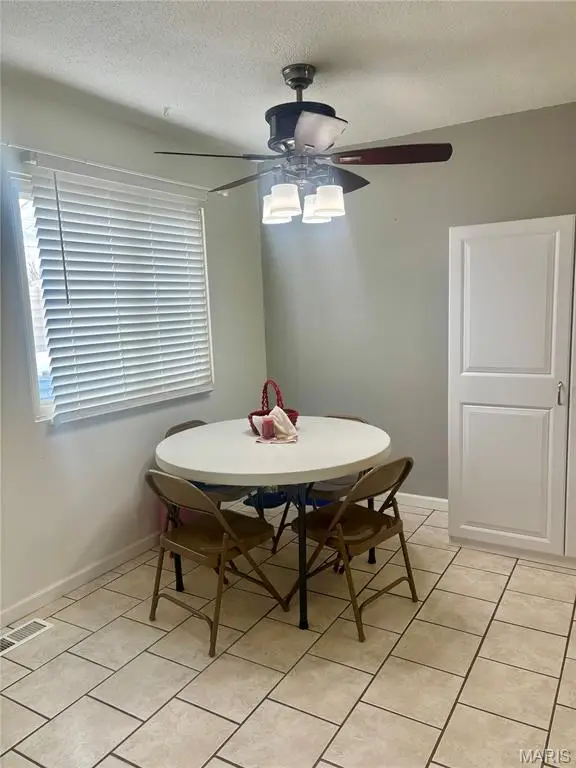 1503 Poplar Street #8, Highland, IL 62249 - Image #2