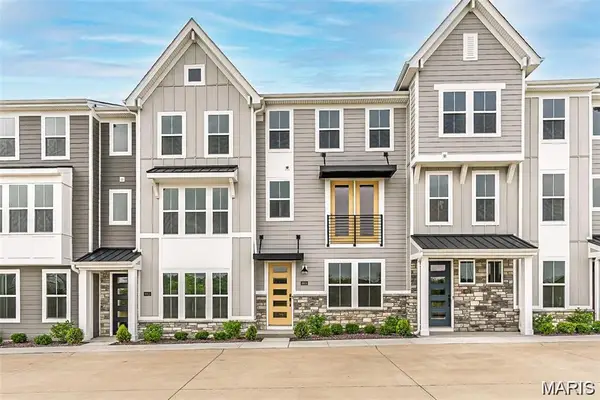 8919 Gateway Heights #94-804, Richmond Heights, MO 63144