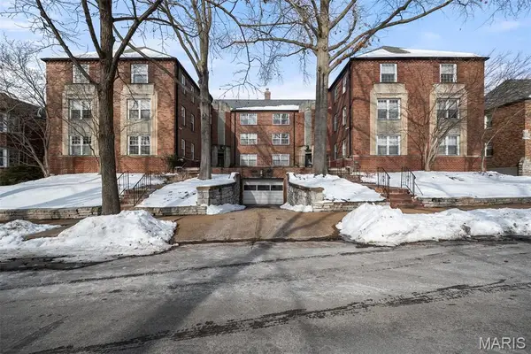 7545 Wellington Way #2B, St Louis, MO 63105