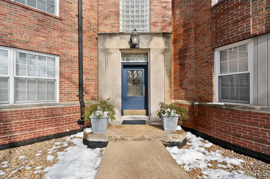 7545 Wellington Way #2B, Saint Louis, MO 63105 - #3