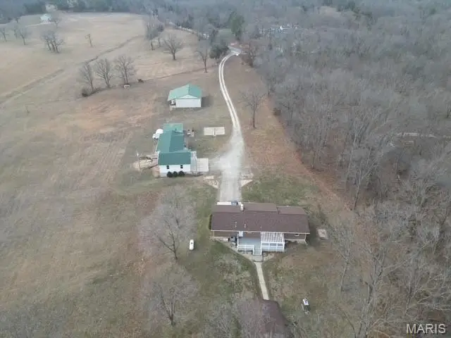 205 and 207 Center Point Rd, Steelville, MO 65565 - #2