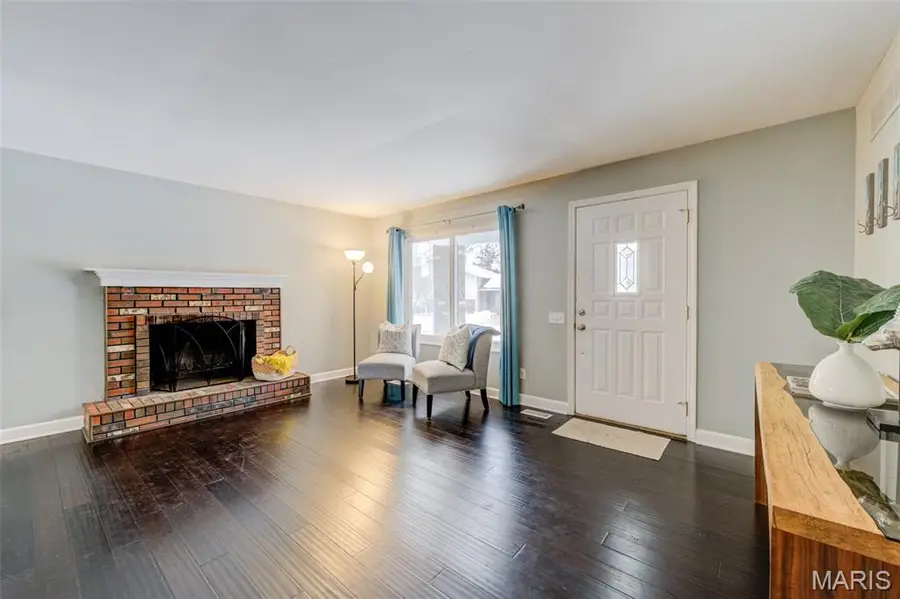 12240 Spring Place Court, Maryland Heights, MO 63043 - #3