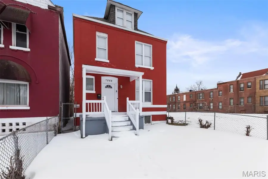 5088 Minerva Avenue, Saint Louis, MO 63113 - #2