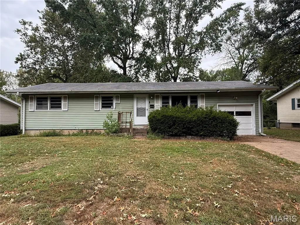 125 Forestwood Drive, Saint Louis, MO 63135 - #1