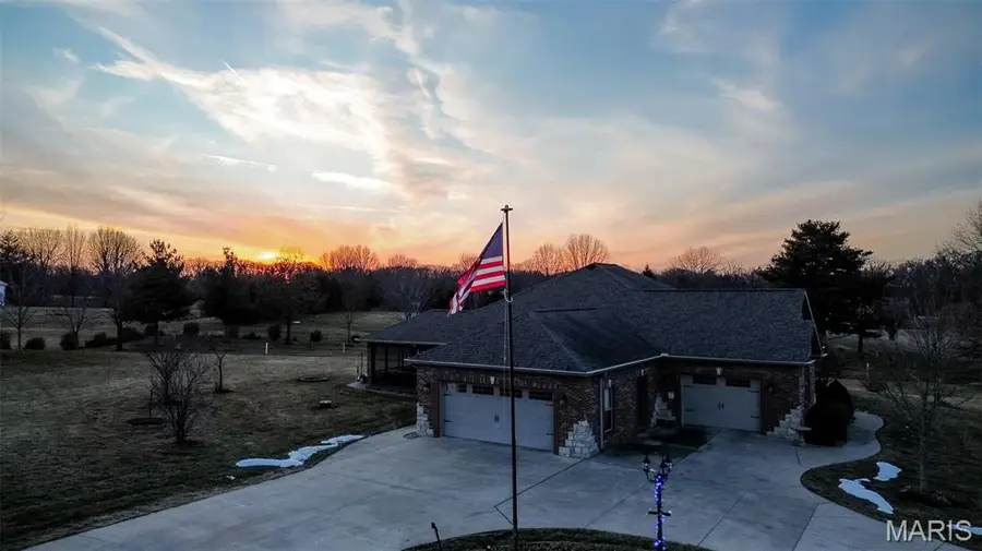 3303 Nottoway Avenue, Godfrey, IL 62035 - #2