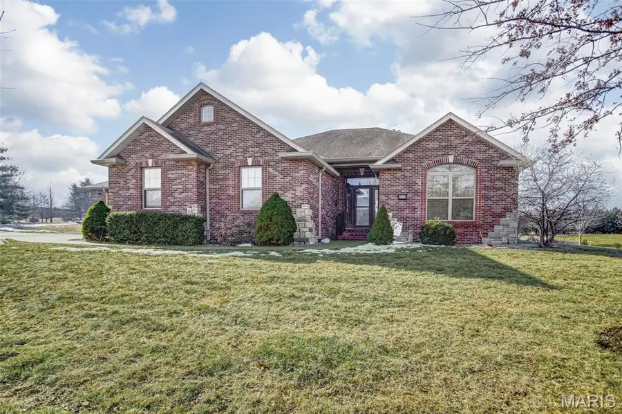 3303 Nottoway Avenue, Godfrey, IL 62035 - #3